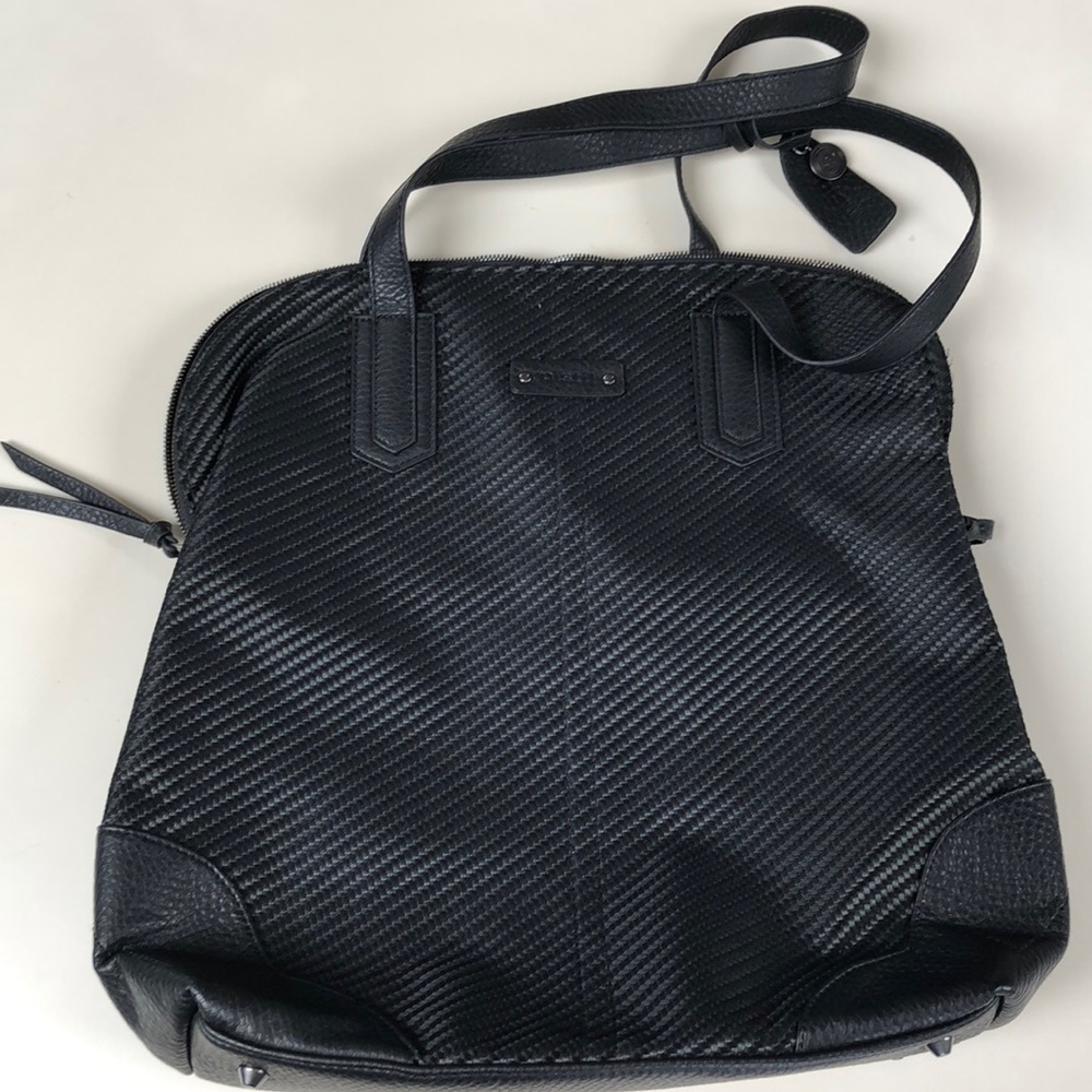 Black pistil tote
